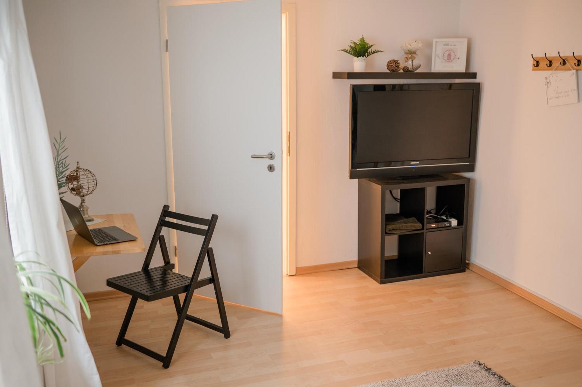 Buchlindenweg - Zimmer & Ferienwohnung Breitscheid  Esterno foto
